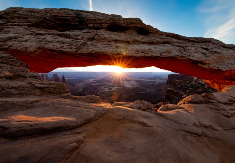 Sunrise at Mesa Arch